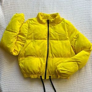 DIVIDED size 2 Yellow Cropped Puffer Jacket